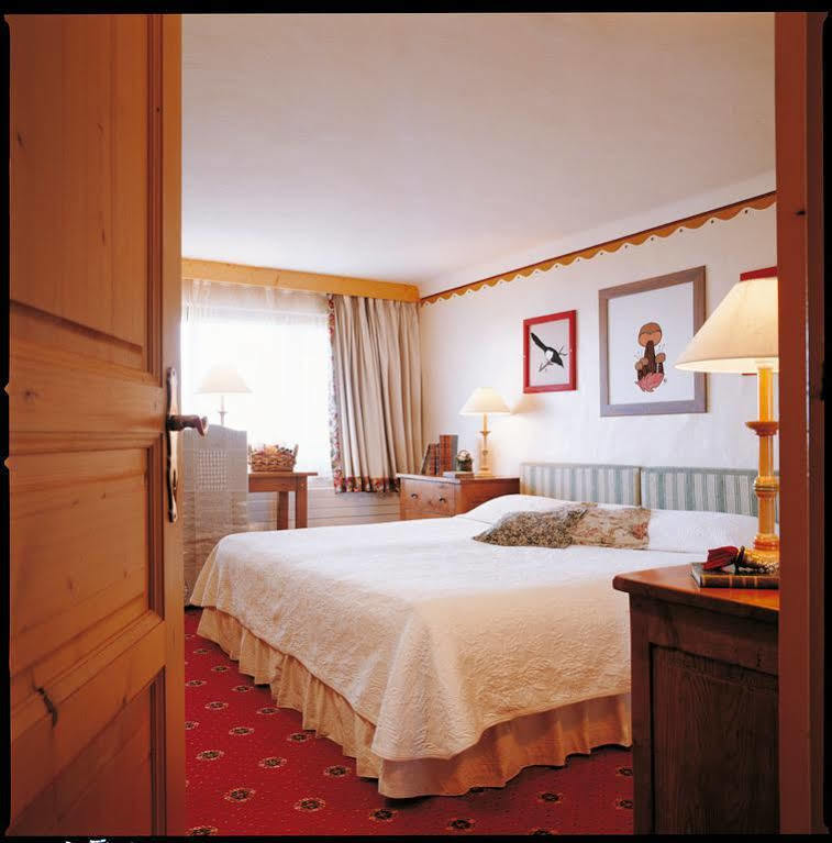 Grand Hotel Au Rond Point Des Pistes Courchevel Exterior photo